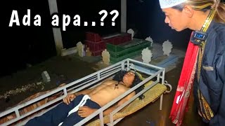 KISAH GUSNURSYAMSUN TEMUKAN ORANG MATTI DALAM KERANDA MAKAM [upl. by Ttik528]