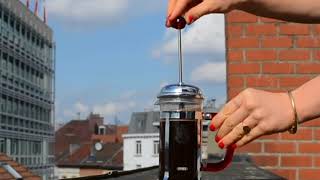 Comment utiliser une cafetière à piston french press [upl. by Slosberg]