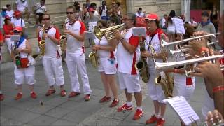 La Banda Kalimucho aux Fêtes de la Madeleine 2012 MontdeMarsan quotLes pèlerins de Navarrequot [upl. by Carlynn252]