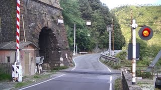 Spoorwegovergang Ovada I  Railroad crossing  Passaggio a livello [upl. by Tiphany]