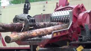 550 HP Wood Shredder at work [upl. by Schreibe]