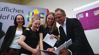 Partnerschule Verbraucherbildung Bayern 202324  Schulbesuch Hof [upl. by Nyltiak]