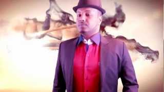 Ahmed Zaki iyo heesti Dhegxumo Somali Music 2013 HD [upl. by Boylan]