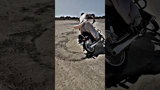 Ladka Stunt Sikh Raha Hai 🔥🥵 shorts ytshorts viral bike stunt wheeling [upl. by Florance]