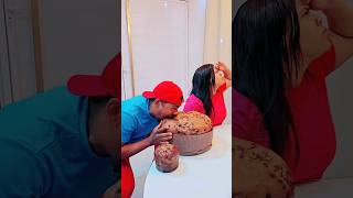 OLHA LA 😀🙂 panettone asmr funny video [upl. by Orpheus230]