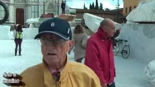 Il crocifisso di Mimmo Paladino in piazza Santa Croce  Arte a modino [upl. by Aisinut872]