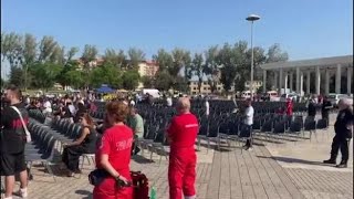 Funerali delle vittime di Scampia la piazza semivuota [upl. by Ynehteb]