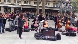 Pachelbel Canon D Major Street Concert Paris [upl. by Leler139]