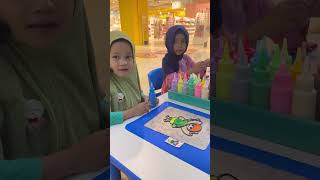 AFRIN DAN HAFIZAH BELAJAR MEWARNAI RUBBER ART DI ONI OLA  ANAK BERSENANGSENANG MEWARNAI shorts [upl. by Eilram836]