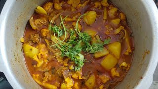 Hyderabadi Aloo Gobhi Ghosht  Delicious Beef and Cauliflower recipe Dadis kitchen😋😋 [upl. by Ahsinrat]