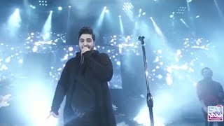 Aron Afshar  Ashegh Kosh  Live In Concert  آرون افشار  اجرای زنده ی قسمتی از آهنگ عاشق کش [upl. by Gisele]