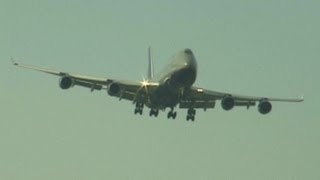 747400 GoAround at JFK due to runway incursion [upl. by Yeldarb]