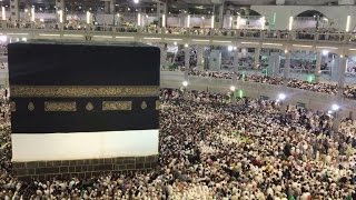 La Mecque les pèlerins font sept fois le tour de la Kaaba [upl. by Lal]