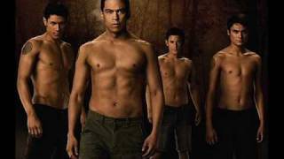 Alex Meraz Bronson Pelletier Chaske Spencer Kiowa Gordon caracterizados para Luna Nuevanew moon [upl. by Mundford]