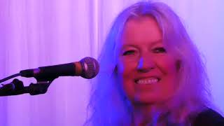 Judie Tzuke  Stay With Me Till Dawn  The Crooked Billet Stoke Row Henley 05923 [upl. by Loria]