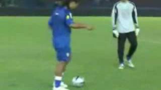 Ronaldinho humilha Robinho  TOMAAA ROBINHO [upl. by Aset]