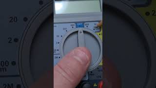 CORRENTE ALTERNATA VALORIISCRIVITI TANTI VIDEO SUL CANALEshortvideo elettricista diy tester [upl. by Vito593]