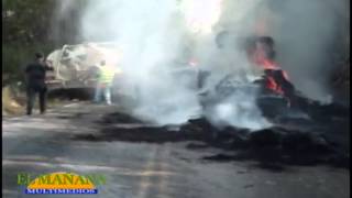 Se incendia una camioneta en la carretera Valles Rioverde [upl. by Estele]