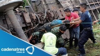 Se descarrila la Bestia con indocumentados a bordo  La bestia se descarrila en Tabasco [upl. by Ondrej]