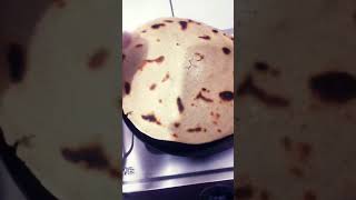 Bajre ki roti l roti khush hokar khaye l🥰🙏shorts tranding viralvideo roti food [upl. by Ananna]