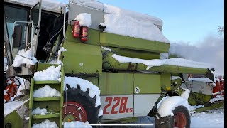 V10 Claas Commandor 228 CS Cold start 158ºF 9ºC  REVS [upl. by Nybor]