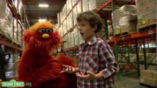 Modern Familys Nolan Gould and Sesame Streets Murray Volunteer [upl. by Debbie]