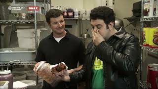 Una sfida dolorosa Adam Richman contro le Alette Infuocate  Man vs Food [upl. by Gromme]