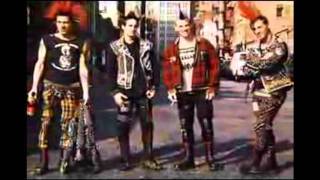 Punks y skinsnon servium [upl. by Orv]