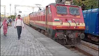 11110 Lucknow Jhansi intercity Express shandar departure Unnao jn travel trending indianrailways [upl. by Eatnuhs]