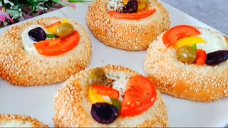 ميني بيتزا ، سميت بيتزا من الذ المعجنات التركية، وصفة رائعة والطعم شهيmini Pizza simit pizza [upl. by Repsaj117]