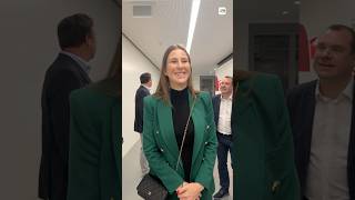 Visite de Belinda Bencic à lagence de Martigny [upl. by Ydda630]