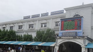 Vijayawada railway station 🚉🚉🚉 వి జ య వాడ రైల్వే స్టేషను vijayawada railystation [upl. by Zingg385]