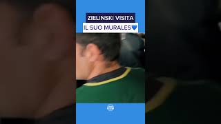 ZIELINSKI VISITA IL SUO MURALES A QUARTO GUARDATE CHE MAGLIETTA INDOSSA💙🤩 shorts [upl. by Sirmons]