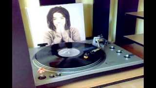 Bjork  Come to me on vinyl Nagaoka MP 110 amp Yamaha C4 [upl. by Ibmat722]