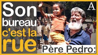 Quatre questions sur la pauvreté au père Pedro Opeka [upl. by Lonier]