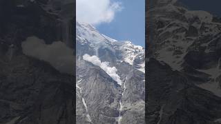 टूट रहे ग्लेशियर  Avalanche  avalanche himalayas viral [upl. by Garnette]