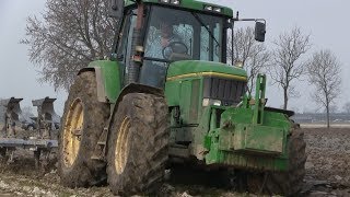 Ploegen met John Deere 7800 Loonb M Doornekamp Holwierde [upl. by Islehc]