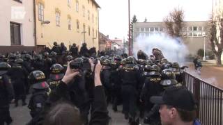 Zásah policie proti Rómům a anarchistům v Novém Bydžově [upl. by Sakmar]