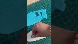 Fondant Embosser stamp tutorial fondant fondanttutorial fondanttoppers fondantcake [upl. by Ansaev]