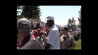 Celebrity Golf  Michael Jordan signs autographs in Lake Tahoe [upl. by Notak]