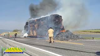 Se incendió remolque en la Valles  Tamuín [upl. by Mitchiner]