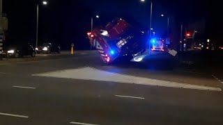 crash thv zwaar hoogwerker brandweer kantelt tijdens rit richting gebouwbrand [upl. by Athal]