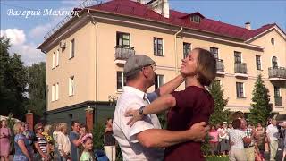 Танцуем вальс ДУНАЙСКИЕ ВОЛНЫ на улице Music Dance [upl. by Atiragram979]