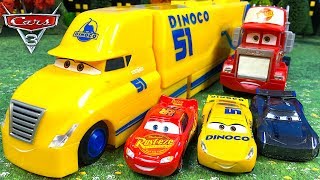 TRANSPORTADOR DE CRUZ RAMIREZ CARS 3 Y CARRERAS CON RAYO MCQUEEN [upl. by Pinsky281]