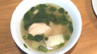 Cooking malongay chicken soup Tinola with our Lola Grandma utan kamunggay Moringa oleifera [upl. by Rebba]