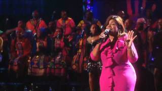 Gloria Gaynor performs quotI Will Survivequot at Mandela Day 2009 from Radio City Music Hall [upl. by Aronoff]