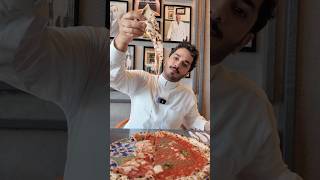 اقدم بيتزا LAntica Pizzeria Da Michele  بيتزاريا دي ميكيليه ايش رايكم فيه؟ بيتزا ايطاليا [upl. by Chrysa298]